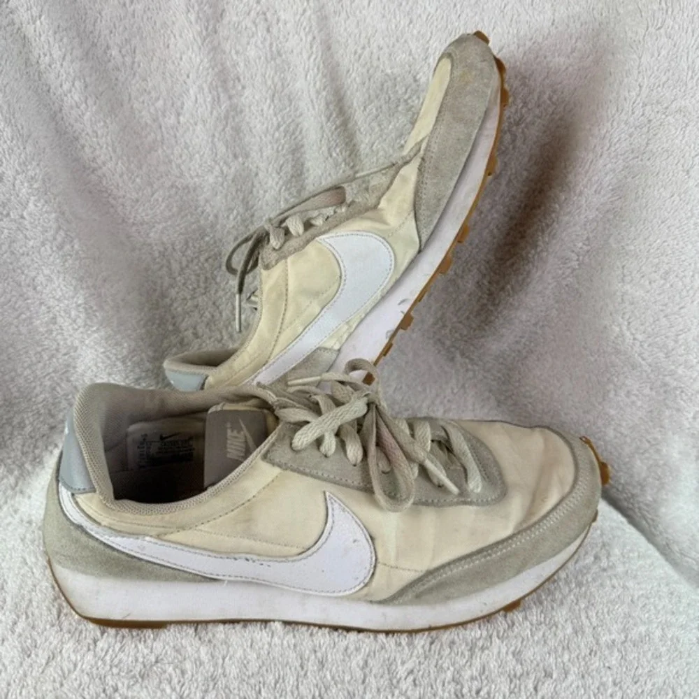 Nike Daybreak Summit Women's Sz 8 Ivory White Gum Bottom Running Sneaker Shoe‎